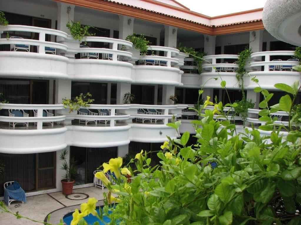 Hotel Y Suites Plaza Мансанильо Экстерьер фото